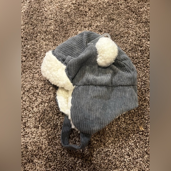 Hat and Mitten set 6-12 M - Picture 2 of 2